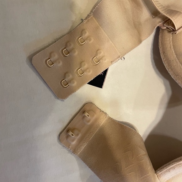 Victoria’s Secret Multi-way Tan Bra Size 34A - Picture 10 of 11